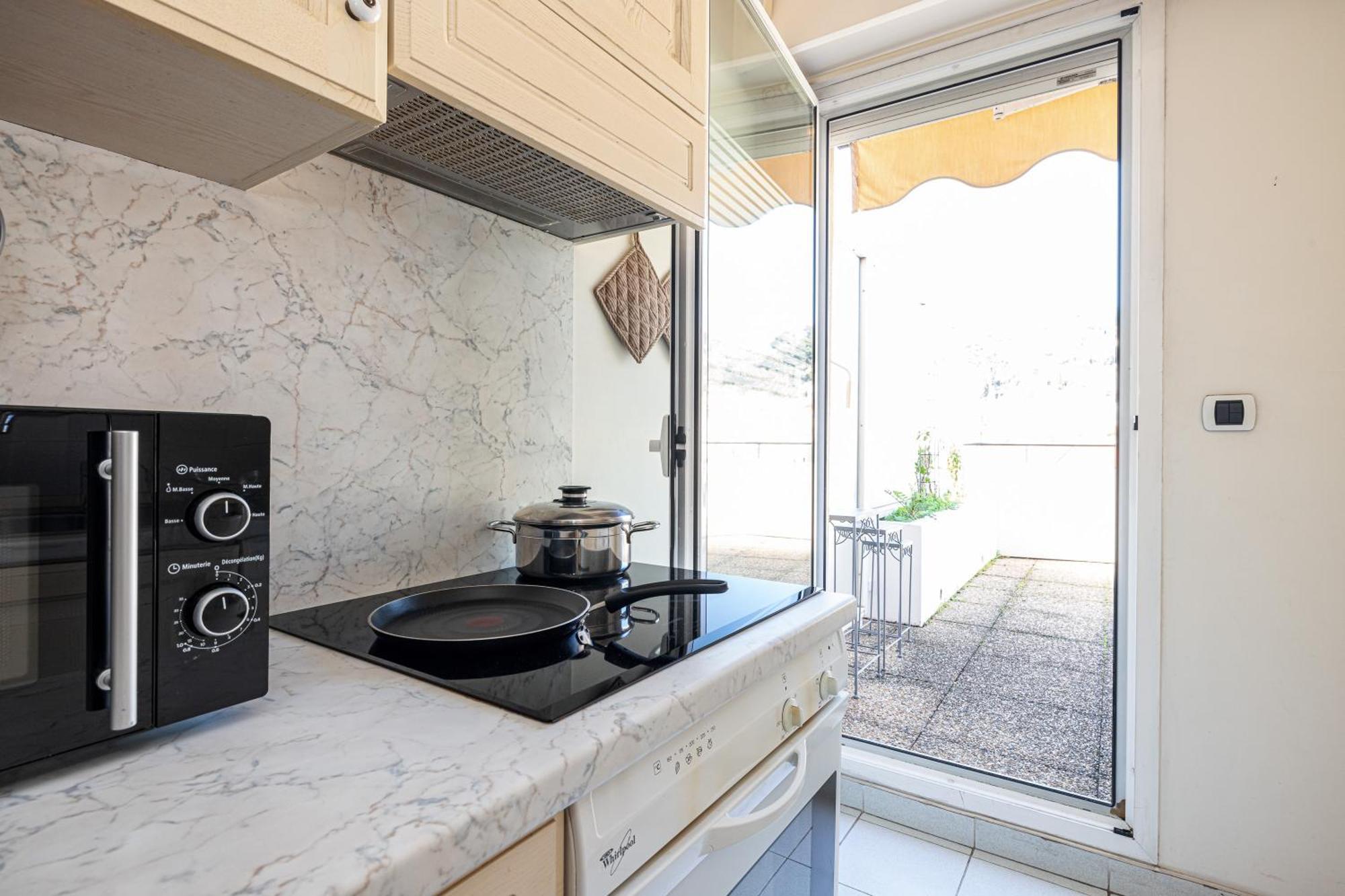 Victoria Bergamote Attic - Happy Rentals Menton Luaran gambar