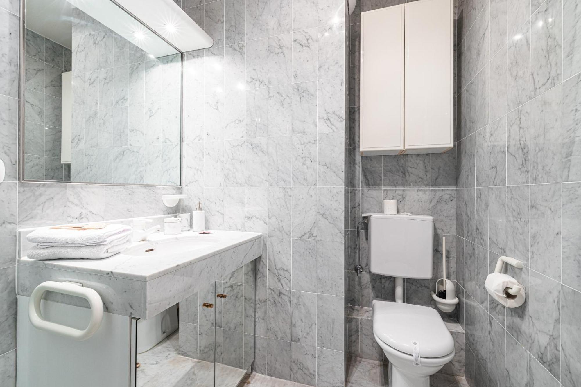 Victoria Bergamote Attic - Happy Rentals Menton Luaran gambar