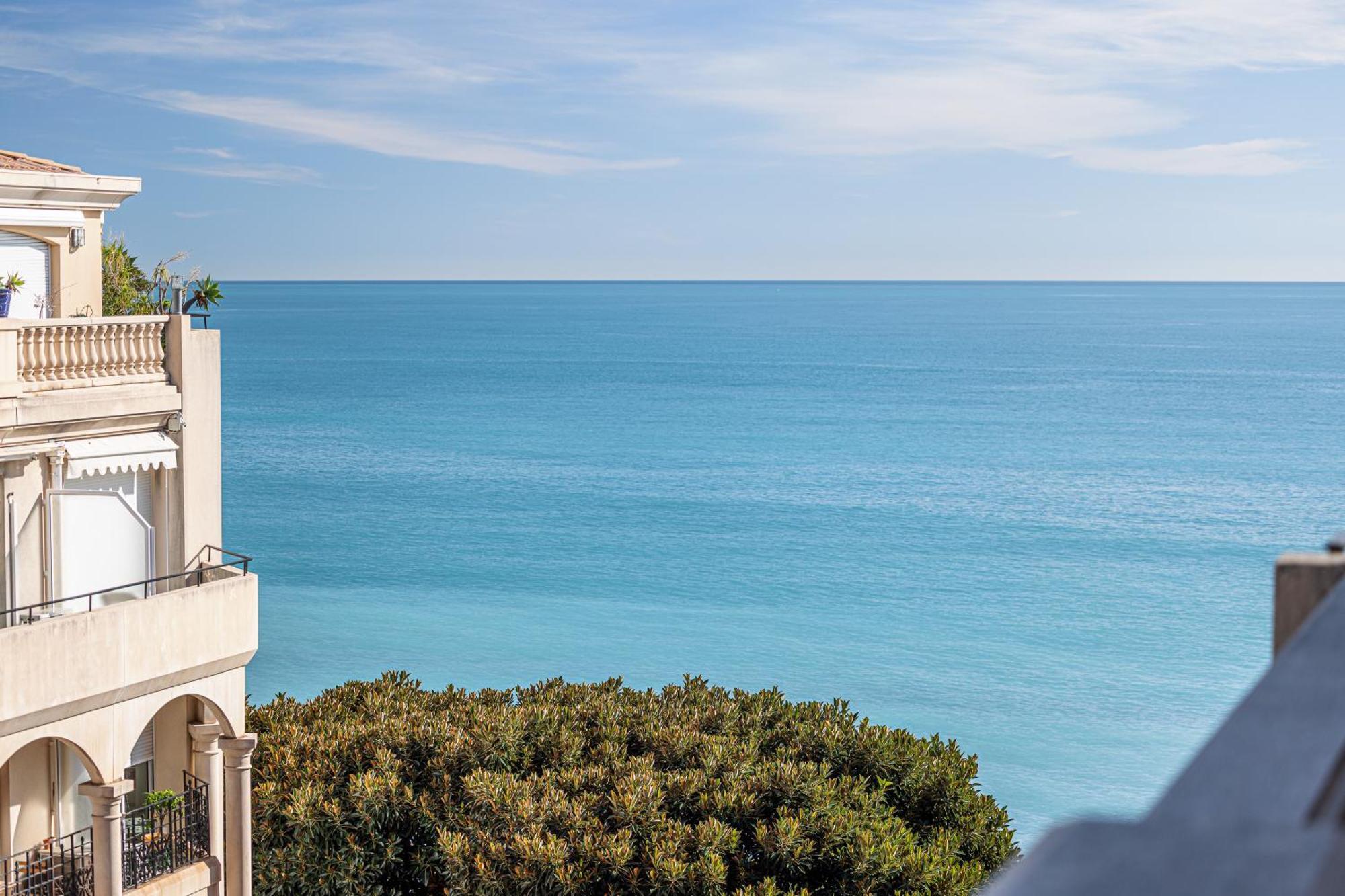 Victoria Bergamote Attic - Happy Rentals Menton Luaran gambar